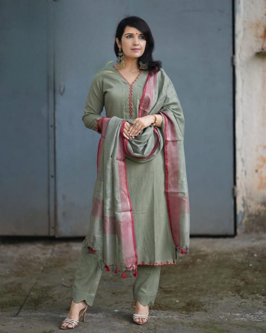 Premium Light Grey Straight Kurta Pant Set with Designer Dupatta