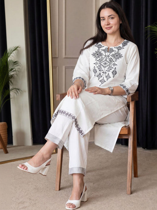 Women White Geometric Printed Cotton Kurta Pant Set